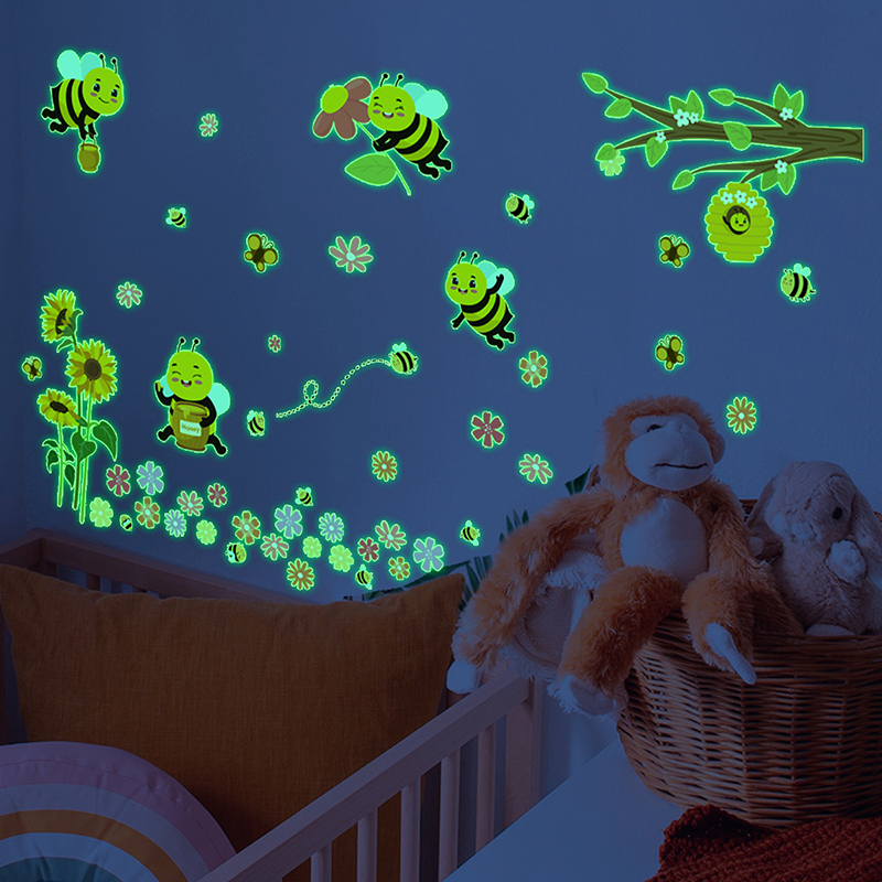 Green Luminous Bee Flower Wall - огляд і ціна Baby Nursery Green